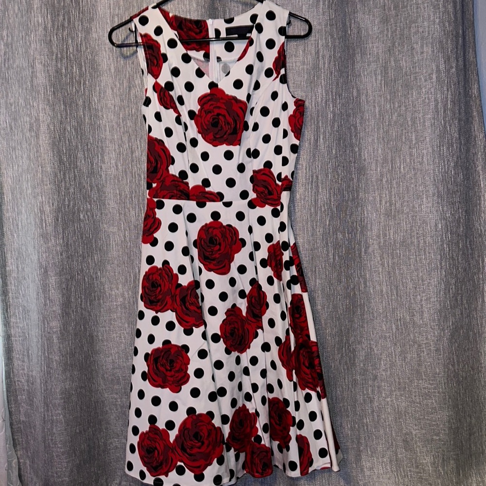 BRIDESMAY NWOT RED/BLACK/WHITE ROSE PRINT DRESS SIZE SMALL